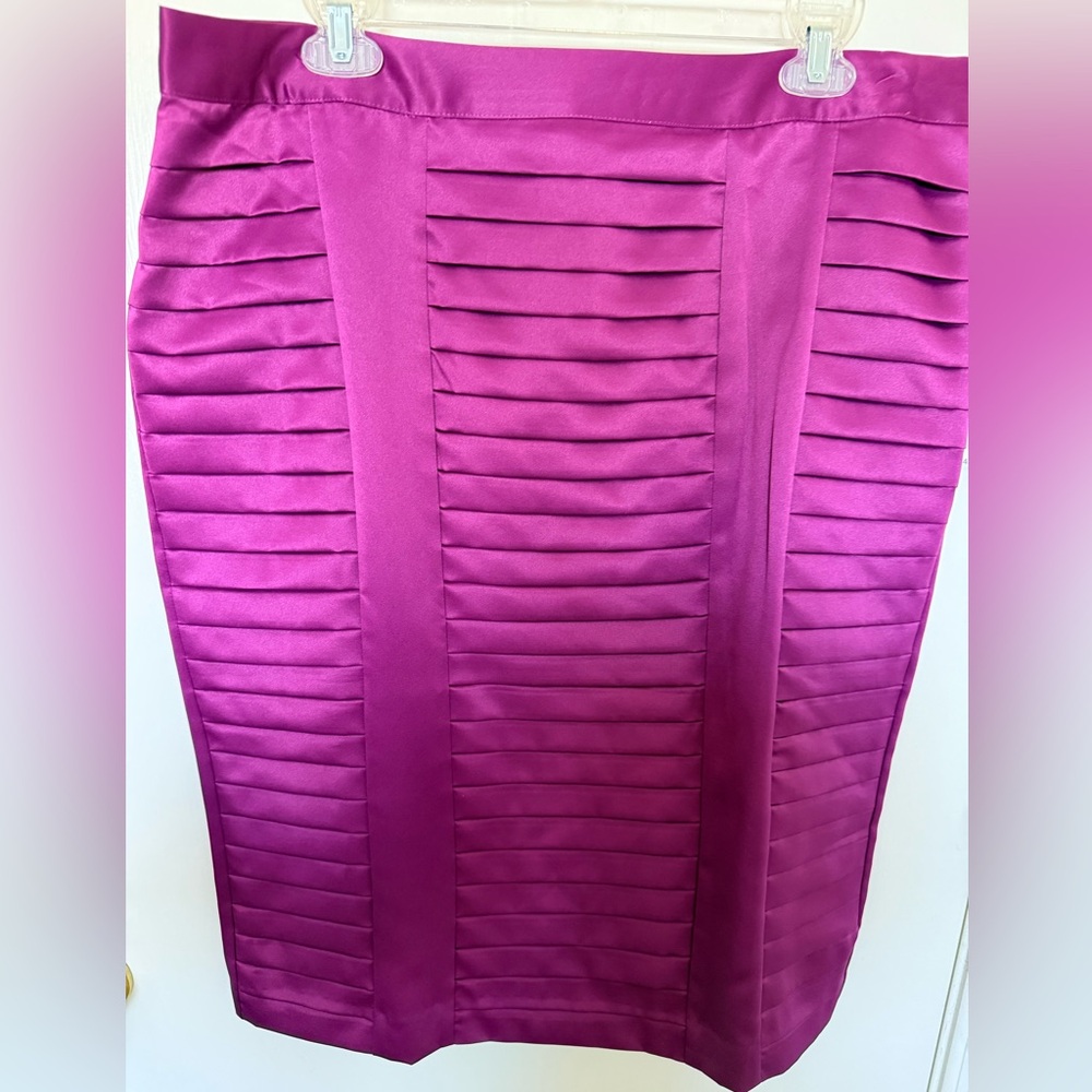 Worthington Fuchsia Pleated Skirt